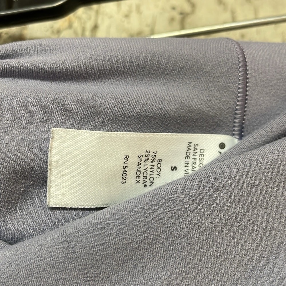 ATHLETA Women's Salutation Stash High Rise II 7/8 Legging Size S In Purple - Picture 4 of 5